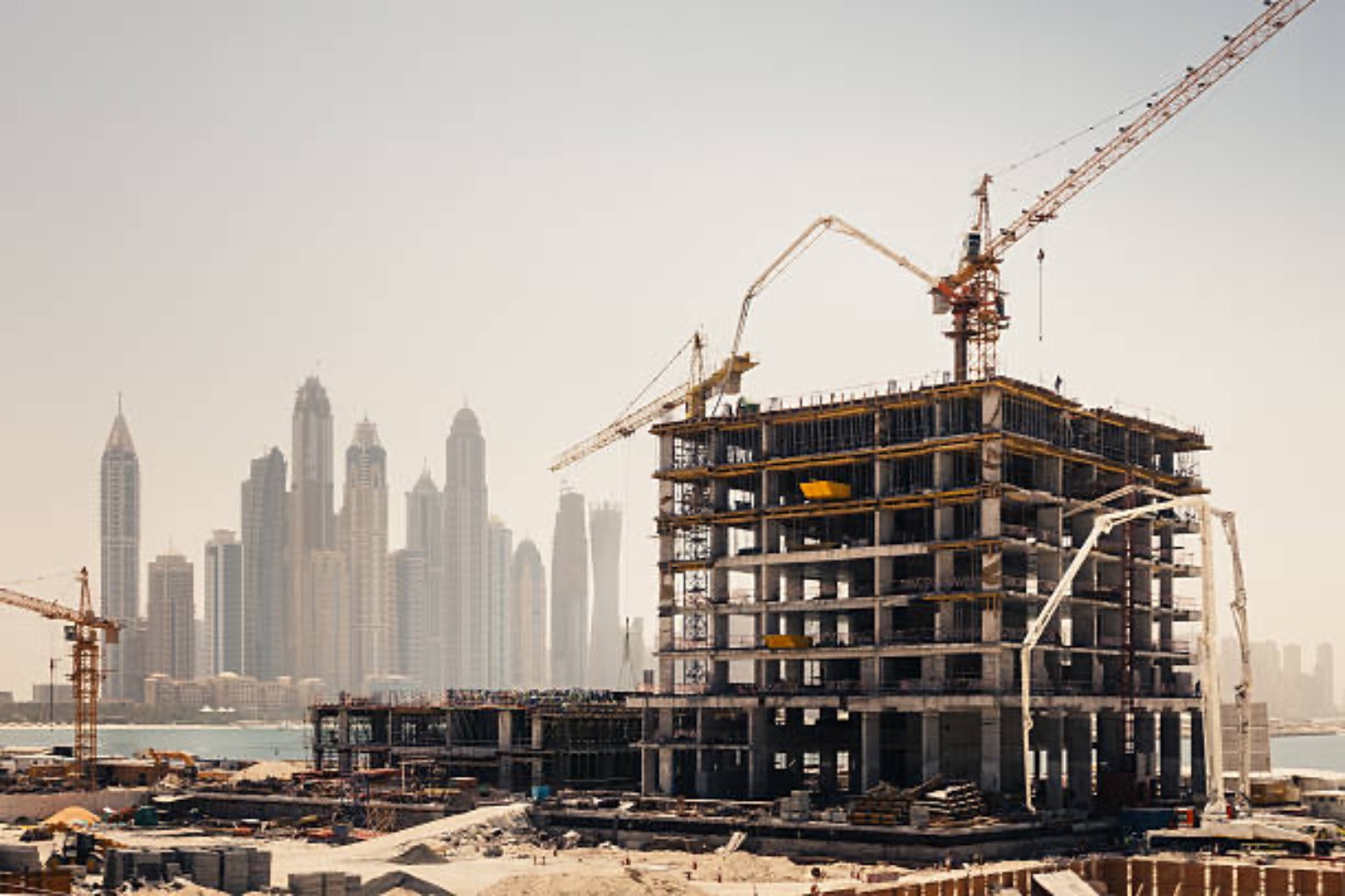 Dubai Developers Go In-House | Die Geissens Real Estate | Luxus Immobilien mit Carmen und Robert Geiss – Die Geissens in Dubai