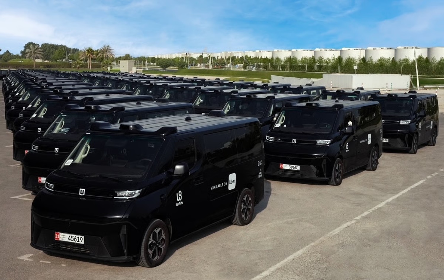 Abu Dhabi launches fully driverless TXAI robotaxis on Yas Island | Die Geissens Real Estate | Luxus Immobilien mit Carmen und Robert Geiss – Die Geissens in Dubai