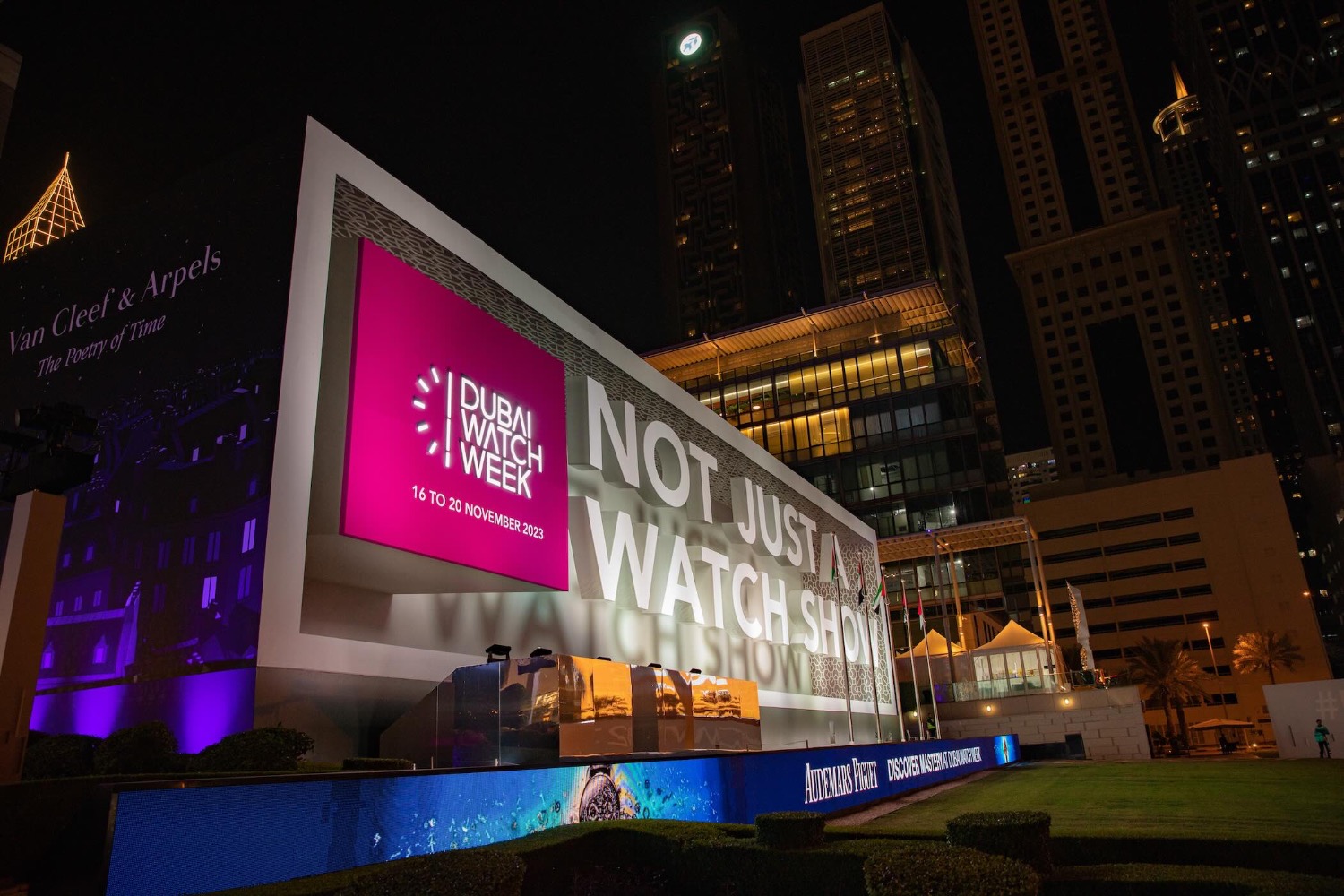 Inside Dubai Watch Week 2025: Why It Became the Year’s Best Watch Fair | Die Geissens Real Estate | Luxus Immobilien mit Carmen und Robert Geiss – Die Geissens in Dubai