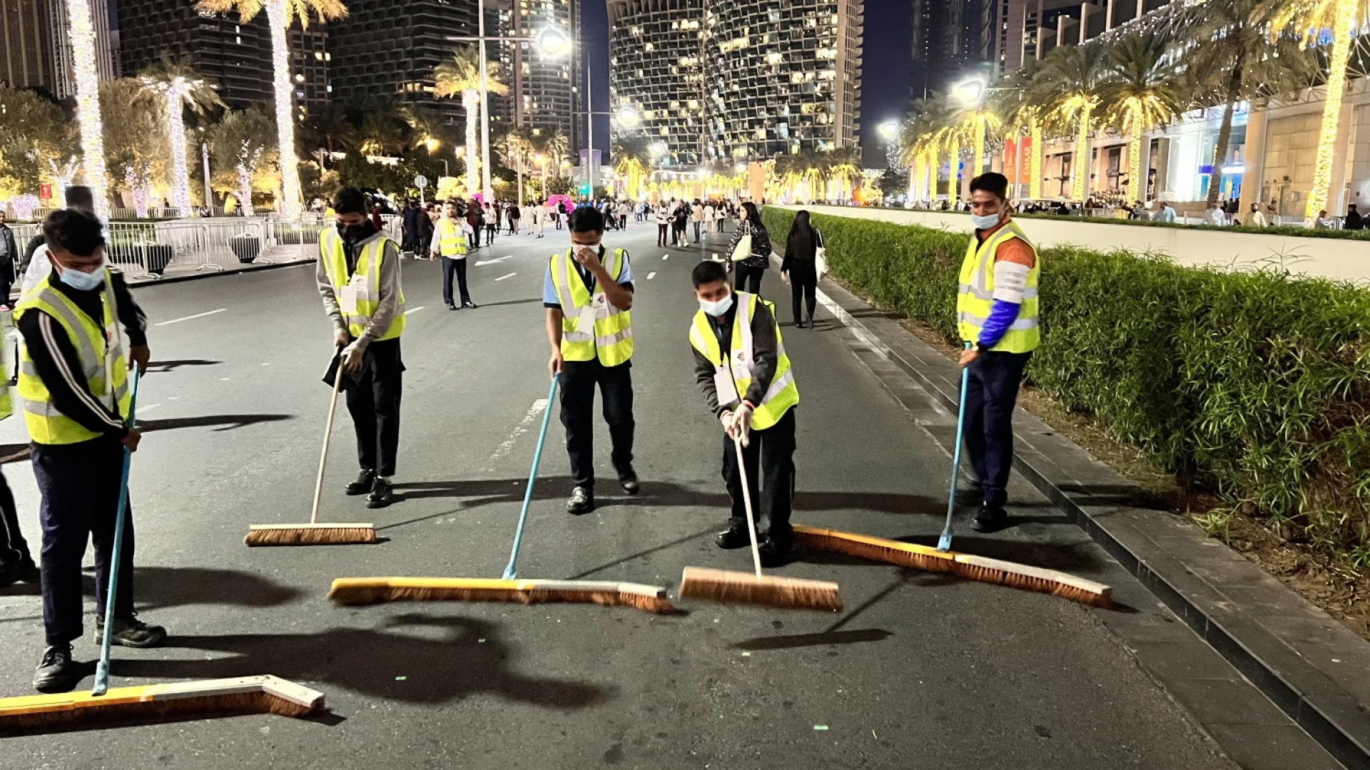 Dubai’s overnight New Year clean-up: Dawn reset | Die Geissens Real Estate | Luxus Immobilien mit Carmen und Robert Geiss – Die Geissens in Dubai